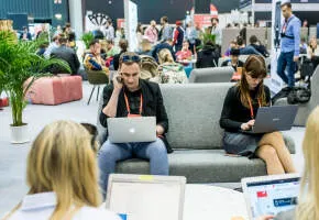 Grow with Tech: Can Traditional Venture Capitalists Survive?