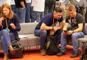 Spotkajmy się na konferencji — czyli zalety networkingu w branży technologicznej