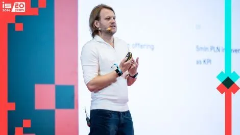 Specialize or Die (Slowly and Painfully) — How We Found Our Niche in HealthTech and Why It Works. A Momentum Rebranding Case Study
